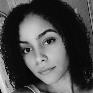 Meet your Posher, Dariona